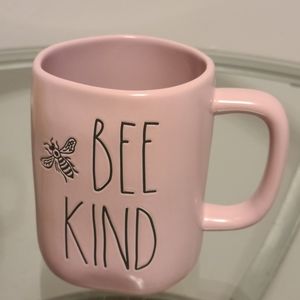 Rae Dunn Bee Kind mug